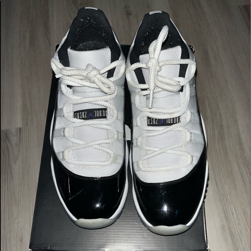 Jordan 11 Retro Low Concord